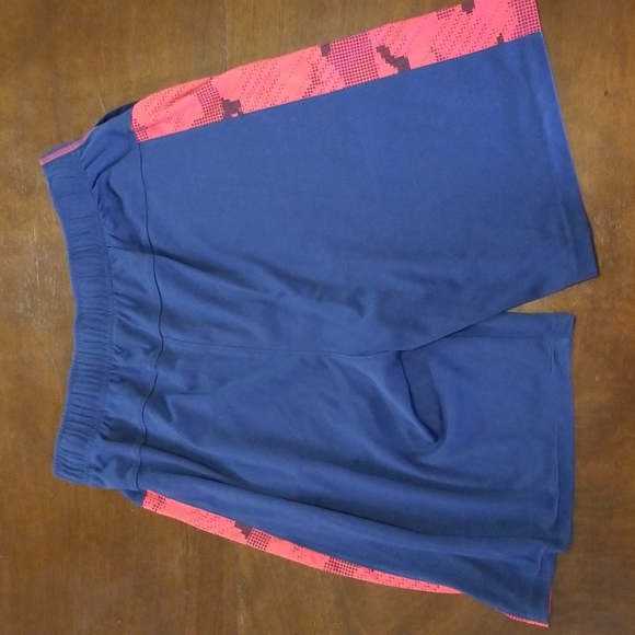 Old Navy Active Shorts - Picture 4 of 4